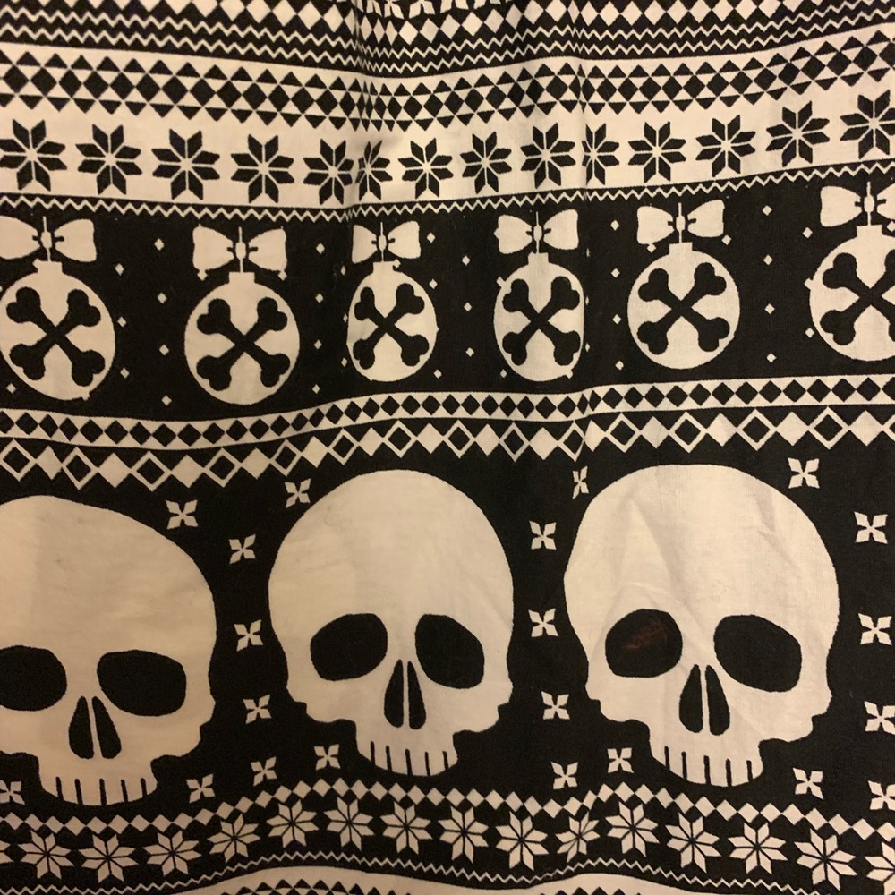 Hell Bunny Xmas Skulls Skirt - Picture 2 of 7